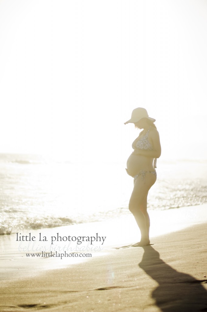 maternity pictures at the beach