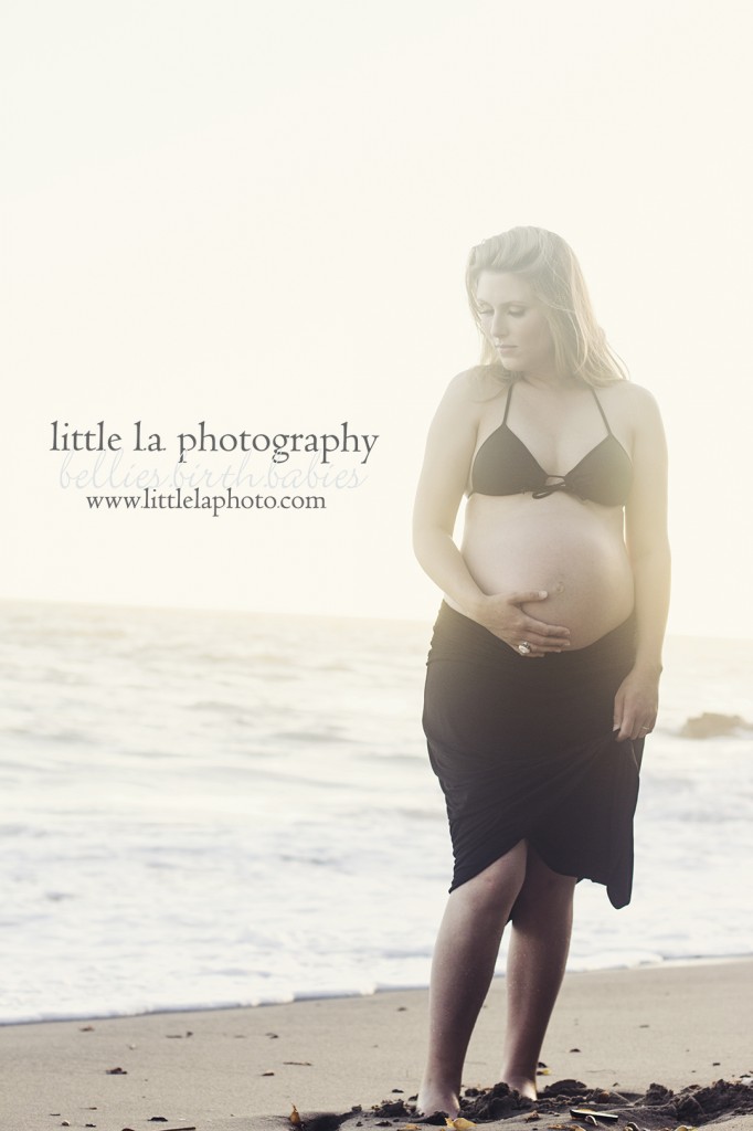 beach maternity pregnancy photos in los angeles malibu