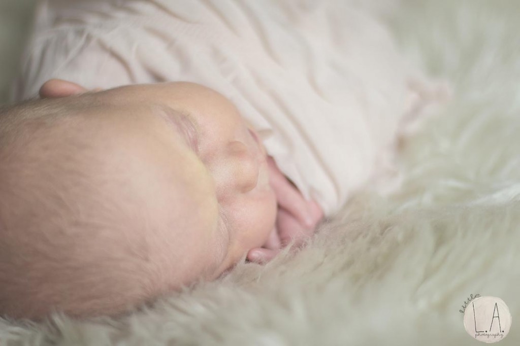 in home custom newborn photography la