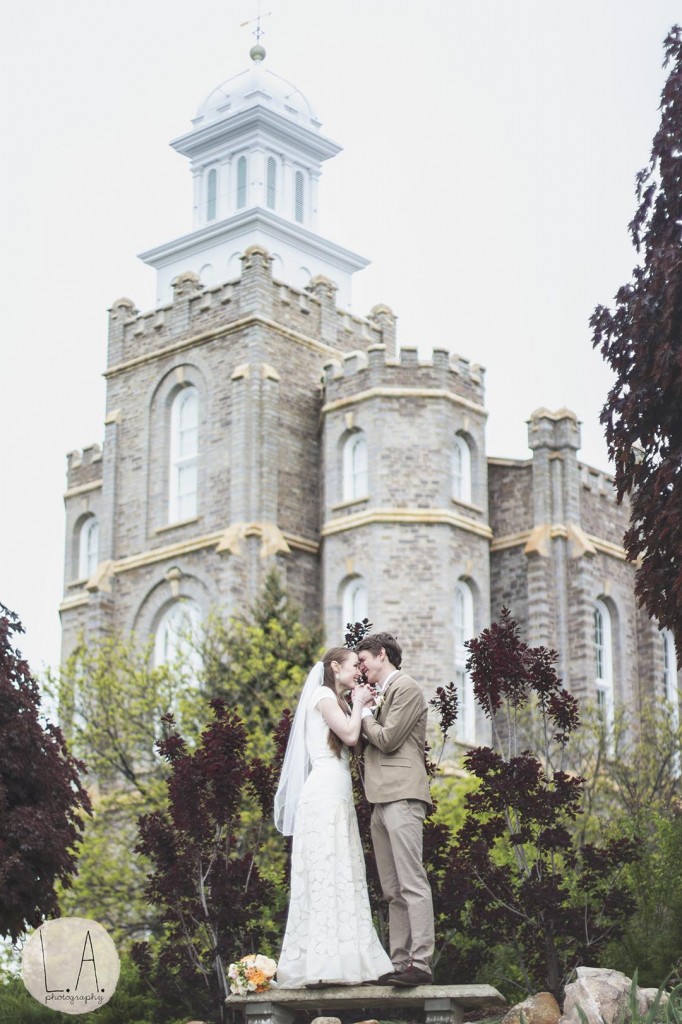 wedding photos at logan temple