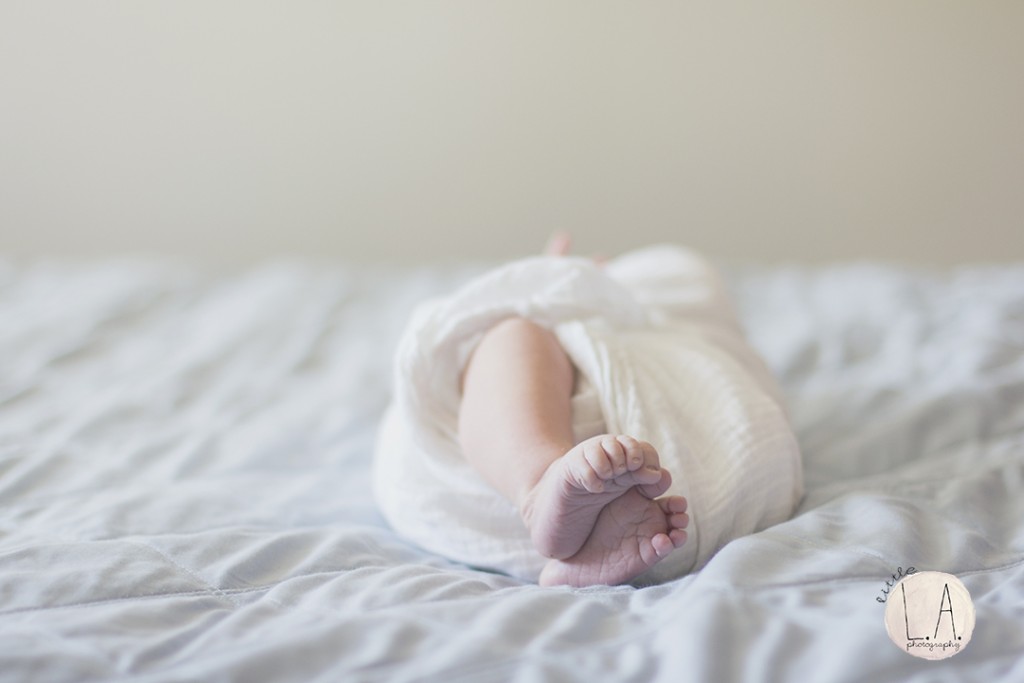 newborn baby feet photos
